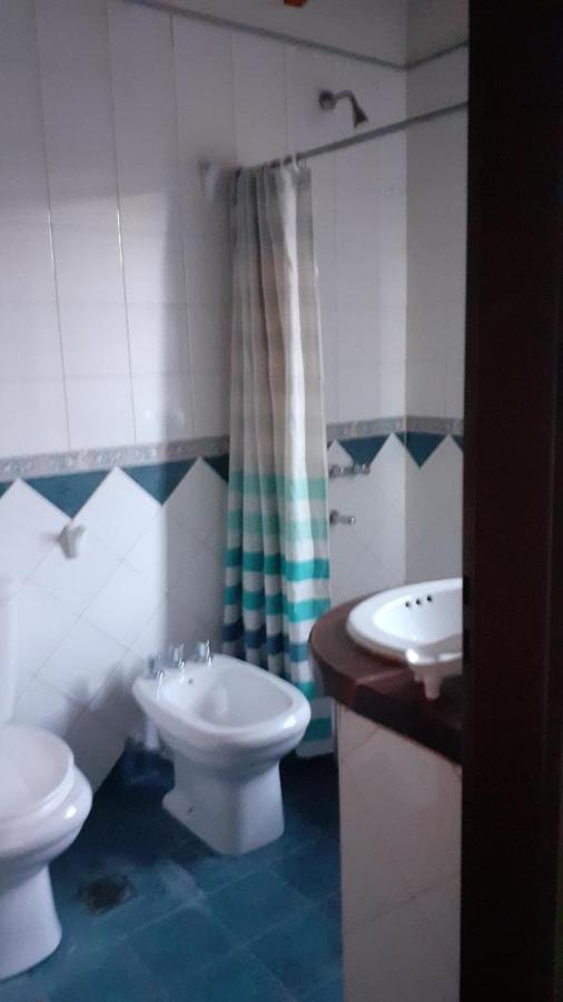 Casa Confortable - Parque Central - Estacionamiento, Patio, 3 Banos, 5 Habitaciones - La Cieneguita Dış mekan fotoğraf