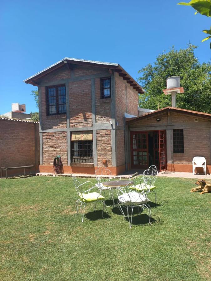 Casa Confortable - Parque Central - Estacionamiento, Patio, 3 Banos, 5 Habitaciones - La Cieneguita Dış mekan fotoğraf