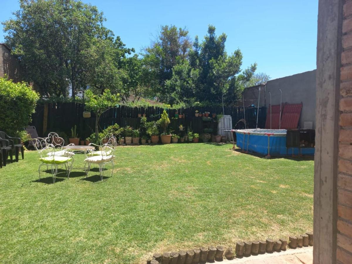 Casa Confortable - Parque Central - Estacionamiento, Patio, 3 Banos, 5 Habitaciones - La Cieneguita Dış mekan fotoğraf