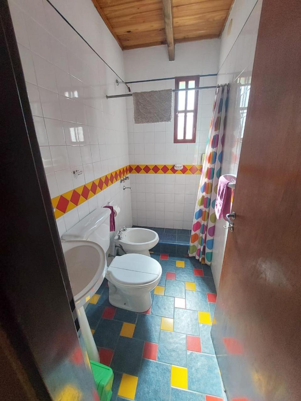 Casa Confortable - Parque Central - Estacionamiento, Patio, 3 Banos, 5 Habitaciones - La Cieneguita Dış mekan fotoğraf