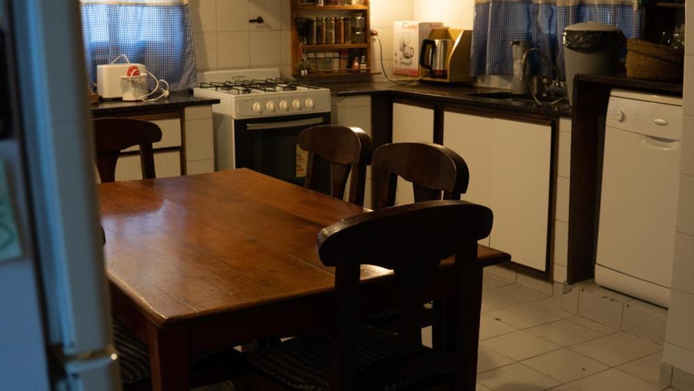 Casa Confortable - Parque Central - Estacionamiento, Patio, 3 Banos, 5 Habitaciones - La Cieneguita Dış mekan fotoğraf